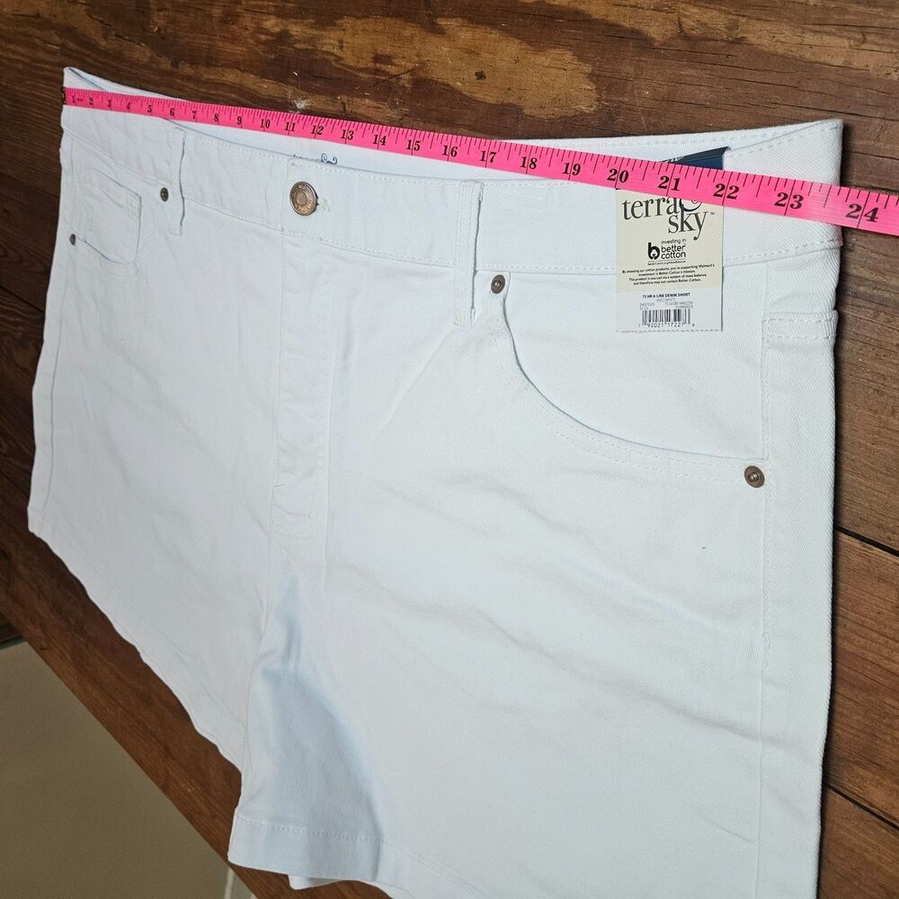 NWT Terra & Sky White Denim Shorts Women Sz 24W 5" Inseam Summer Vacation Beach - Picture 4 of 11